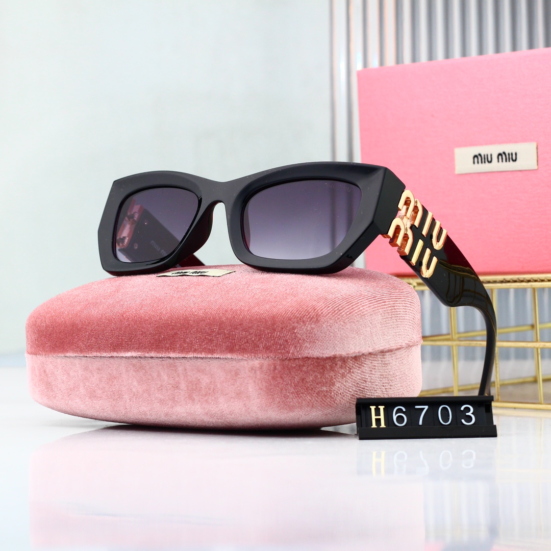 Miu Miu Basic Glasses M