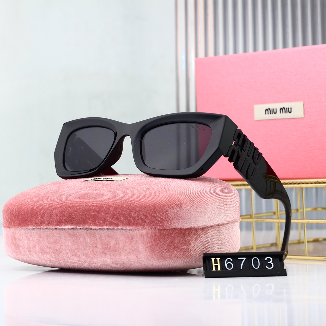 Miu Miu Basic Glasses M