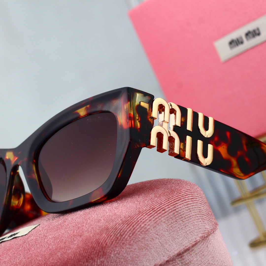 Miu Miu Basic Glasses M