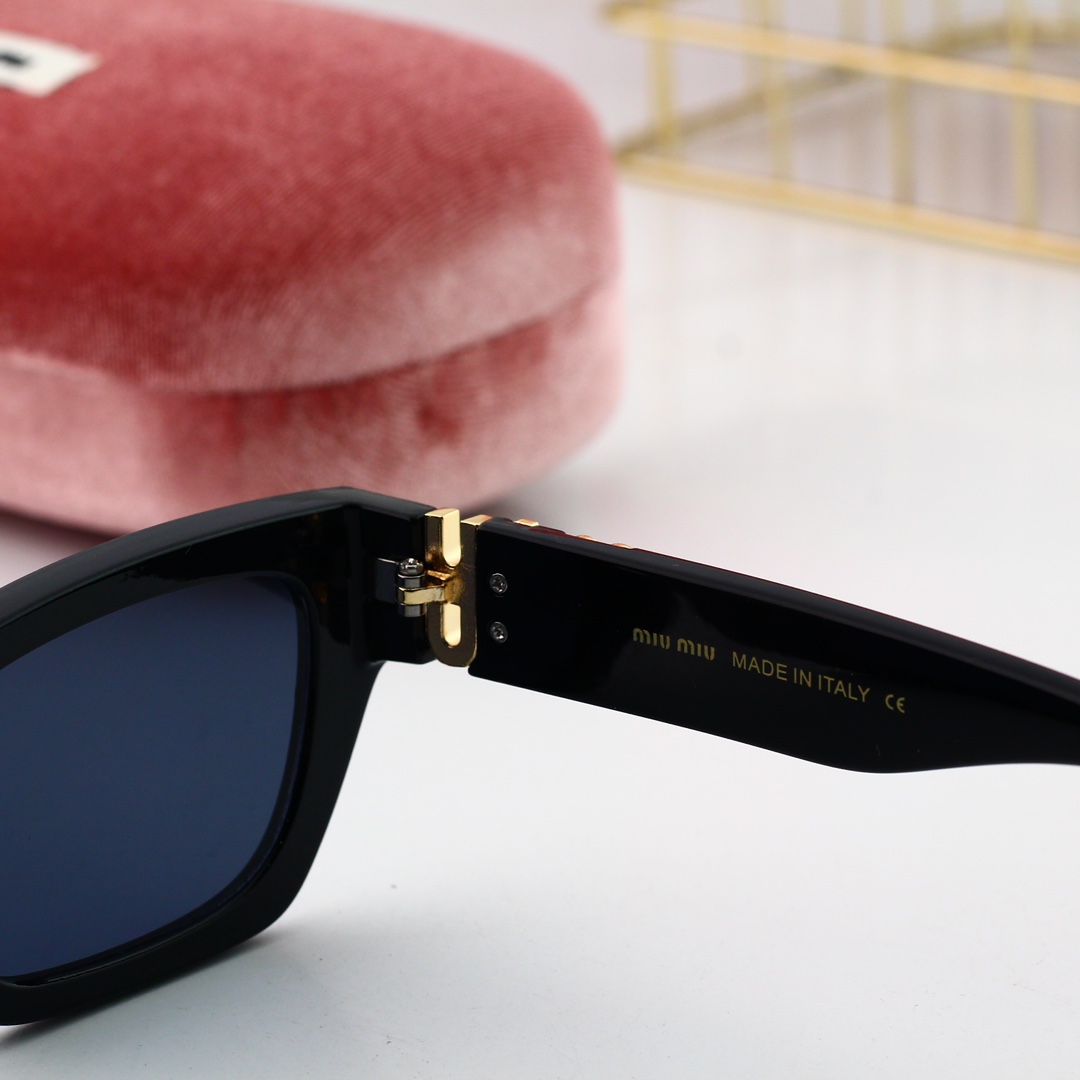 Miu Miu Basic Glasses M