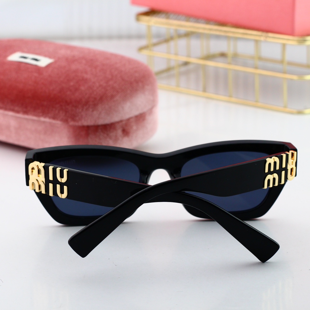 Miu Miu Basic Glasses M
