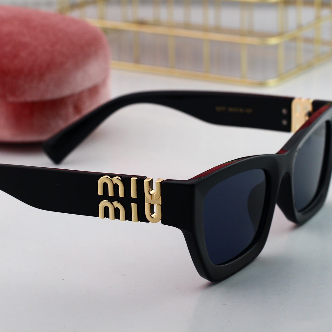 Miu Miu Basic Glasses M