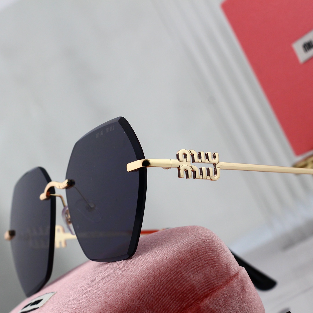 Miu Miu Basic Glasses M