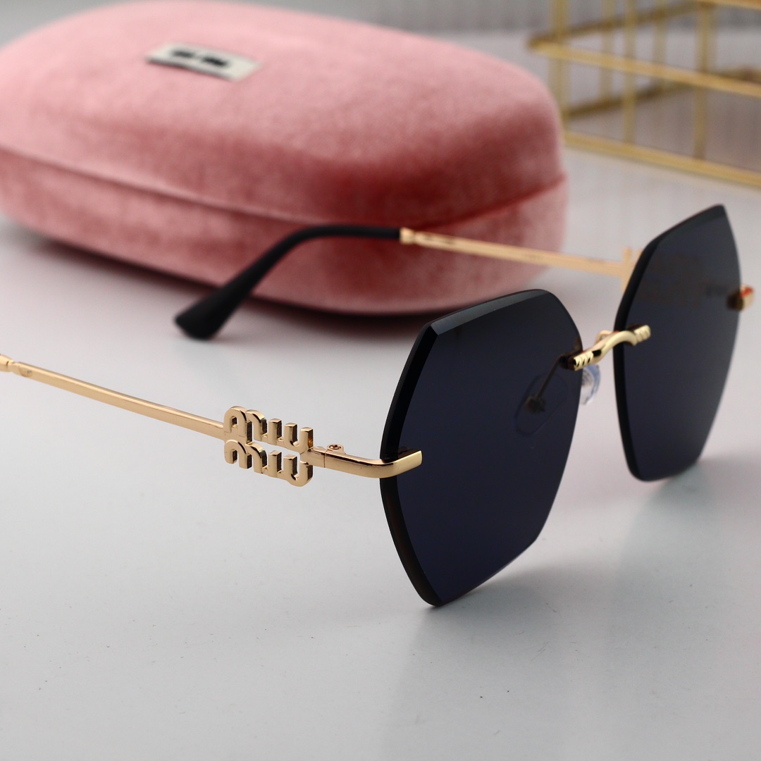 Miu Miu Basic Glasses M