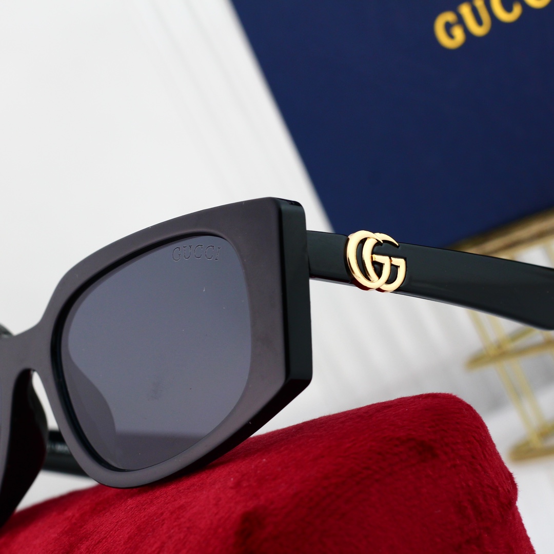 Gucci Basic Glasses