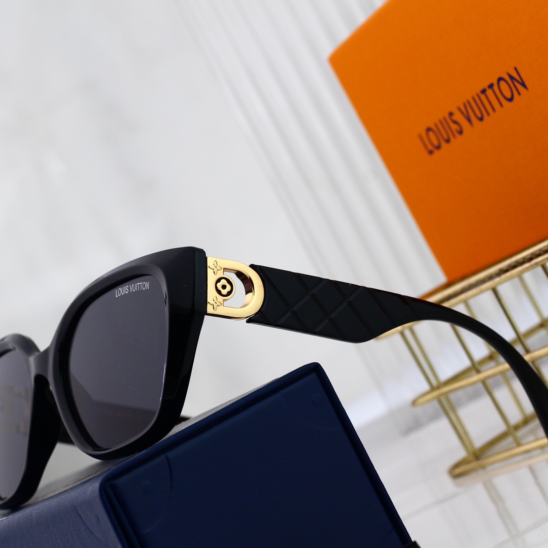 Louis Vuitton Sunglasses L