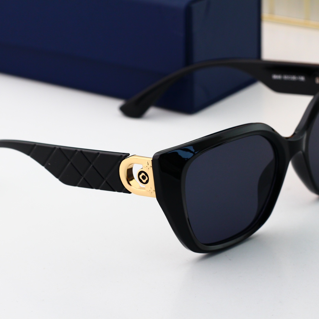 Louis Vuitton Sunglasses L