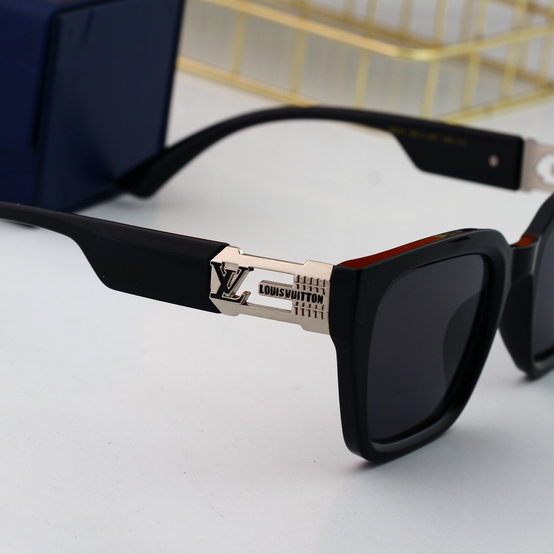 Louis Vuitton Sunglasses L