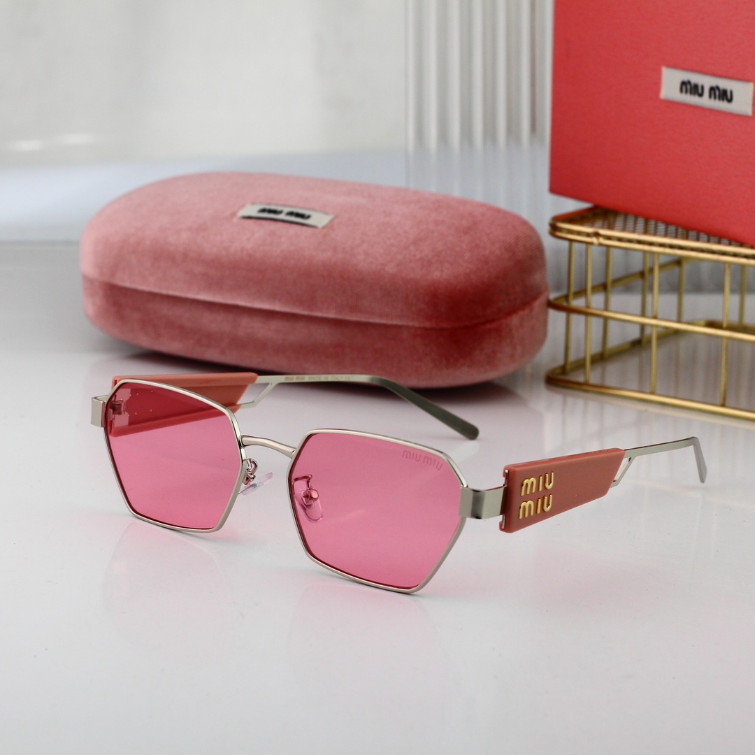 Miu Miu Basic Glasses M