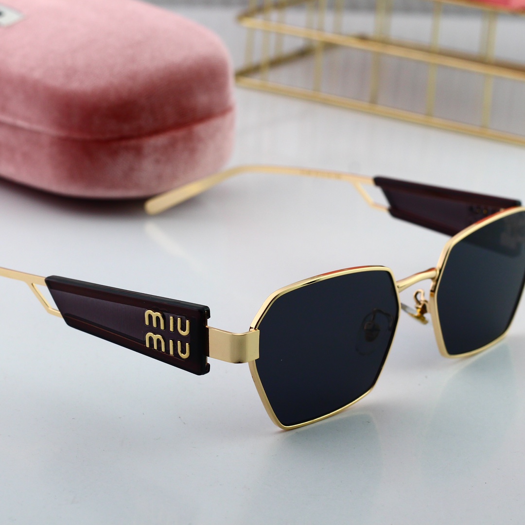 Miu Miu Basic Glasses M