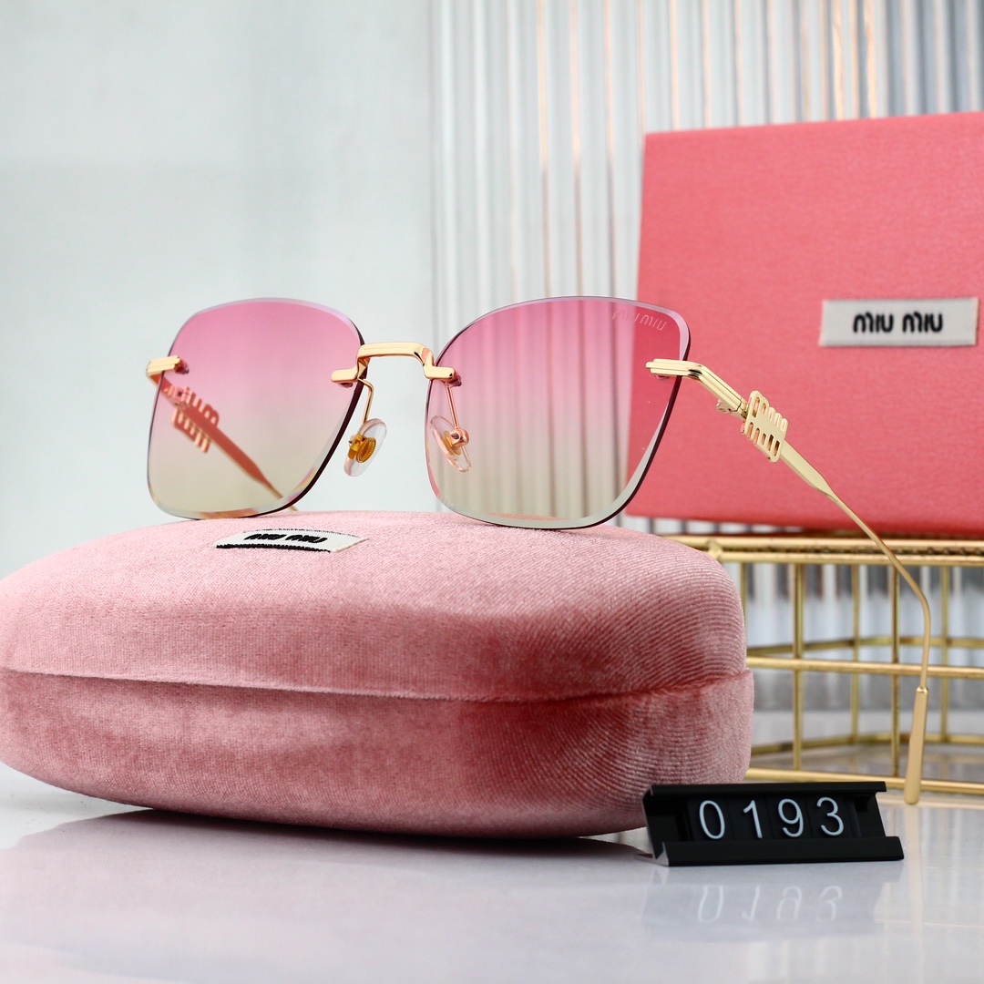 Miu Miu Basic Glasses M