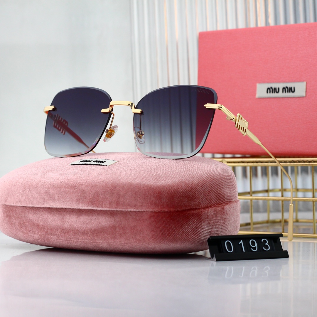 Miu Miu Basic Glasses M