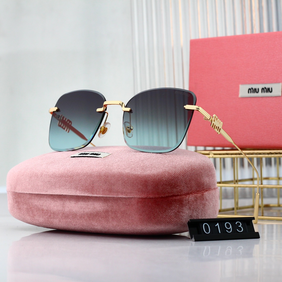 Miu Miu Basic Glasses M