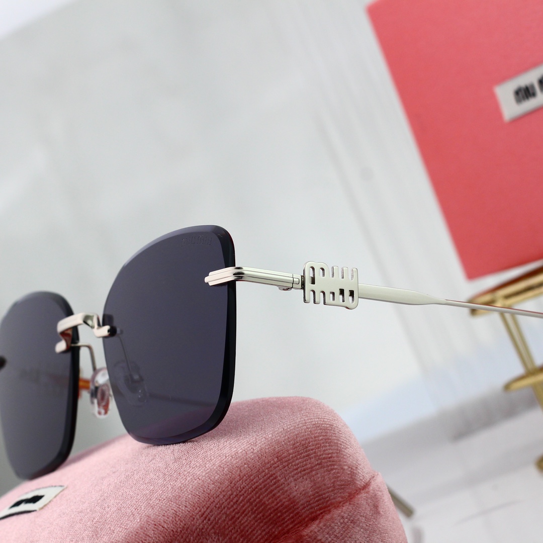 Miu Miu Basic Glasses M