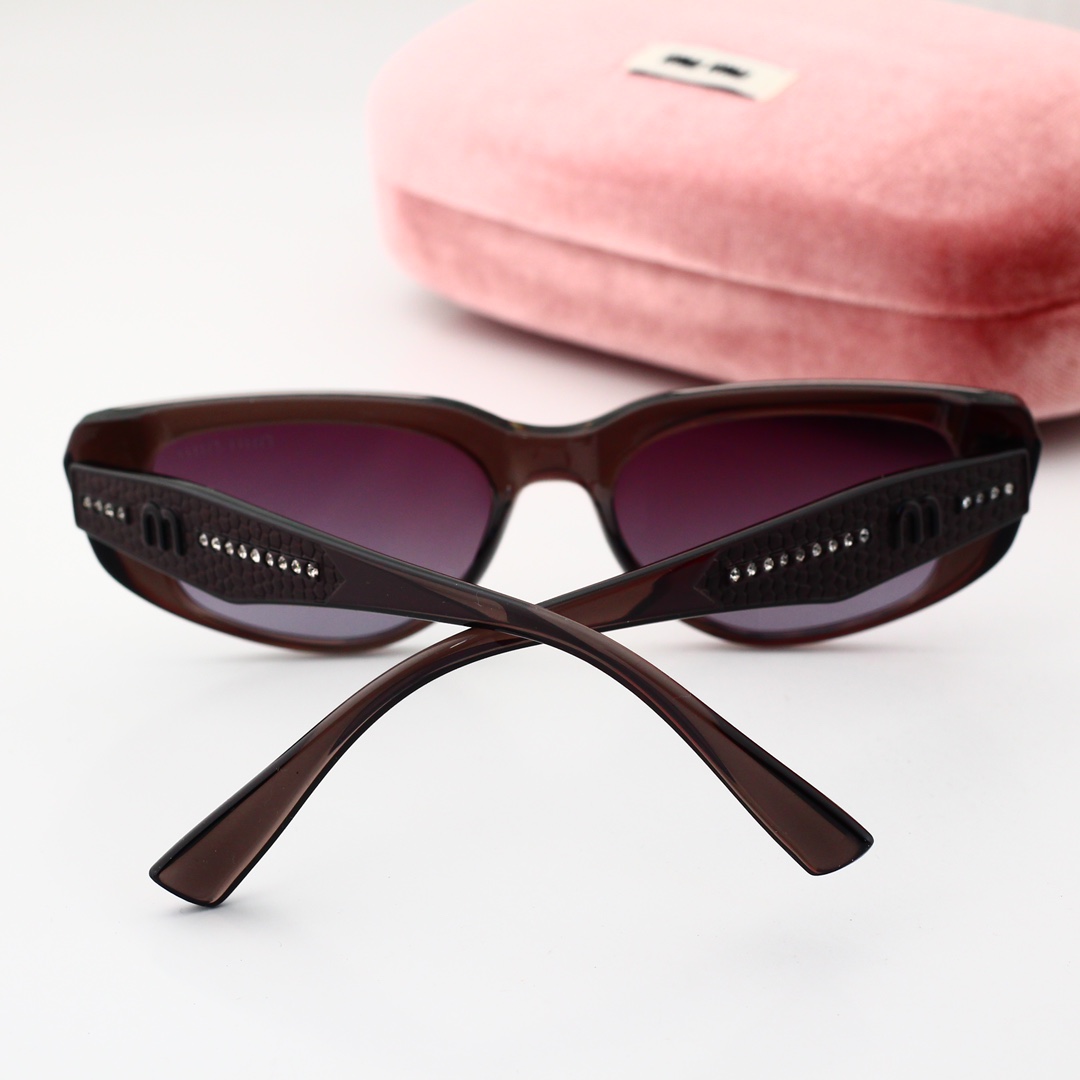 Miu Miu Sunglasses M