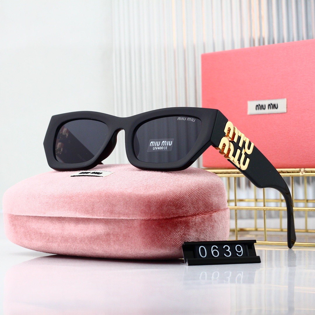 Miu Miu Sunglasses M