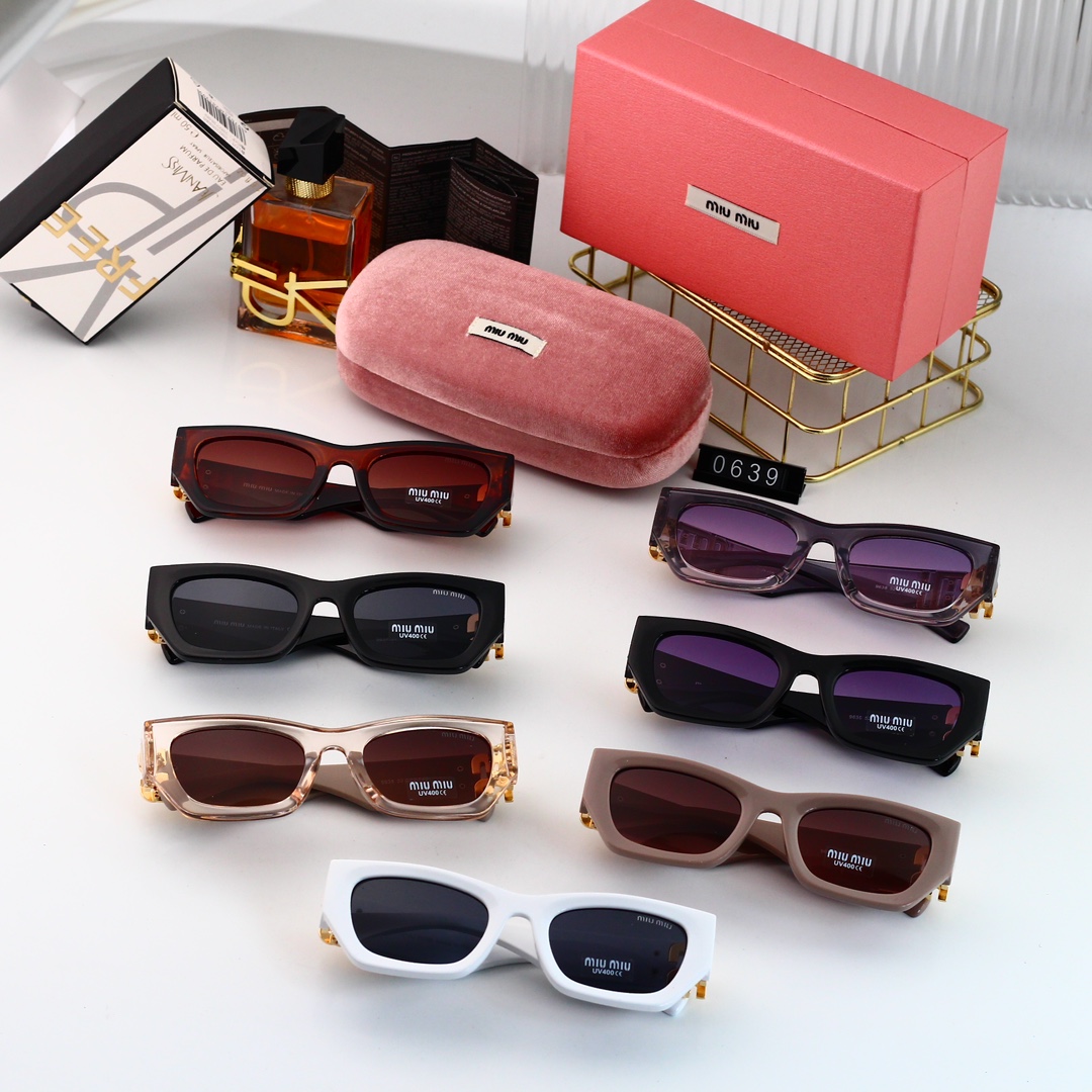 Miu Miu Sunglasses M