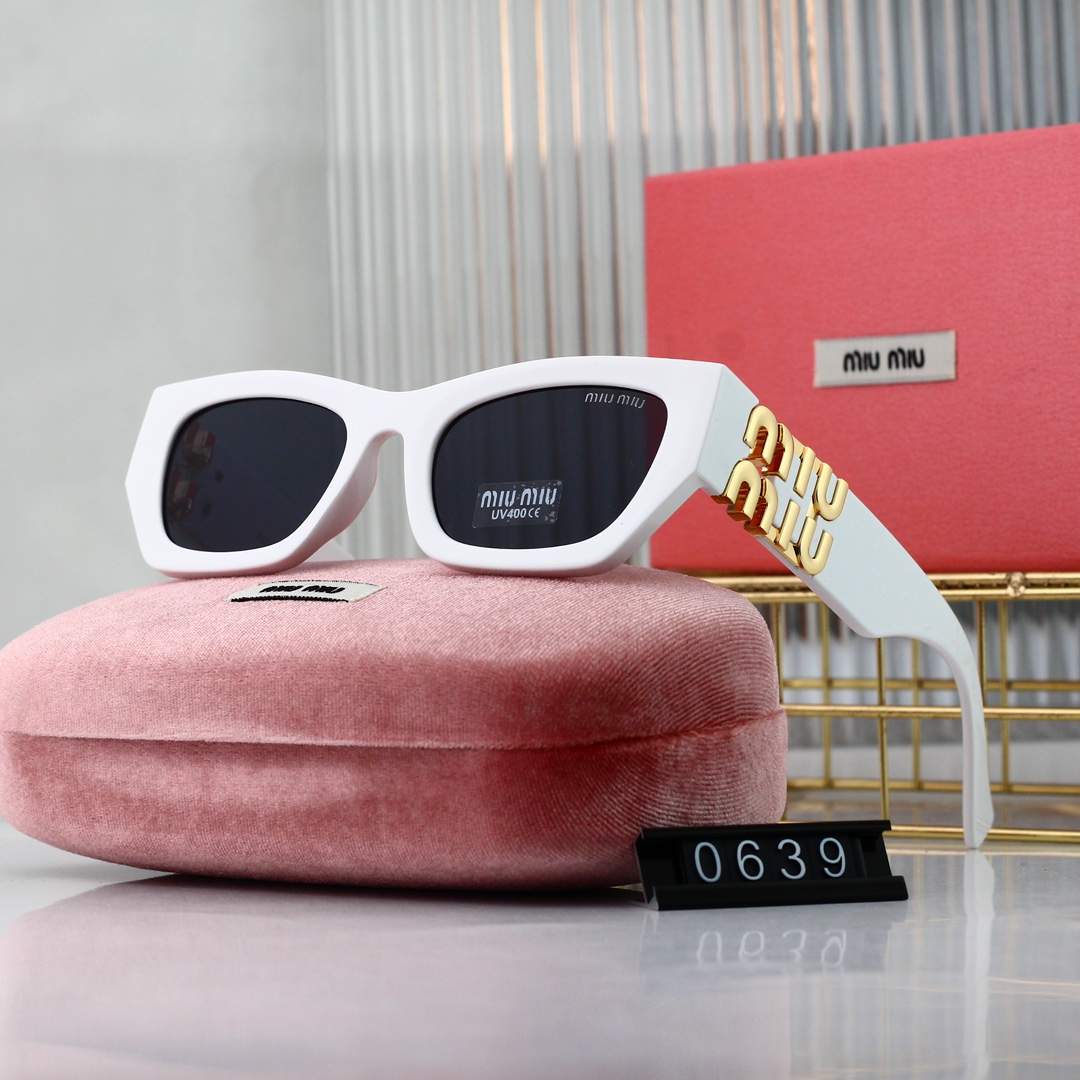 Miu Miu Sunglasses M