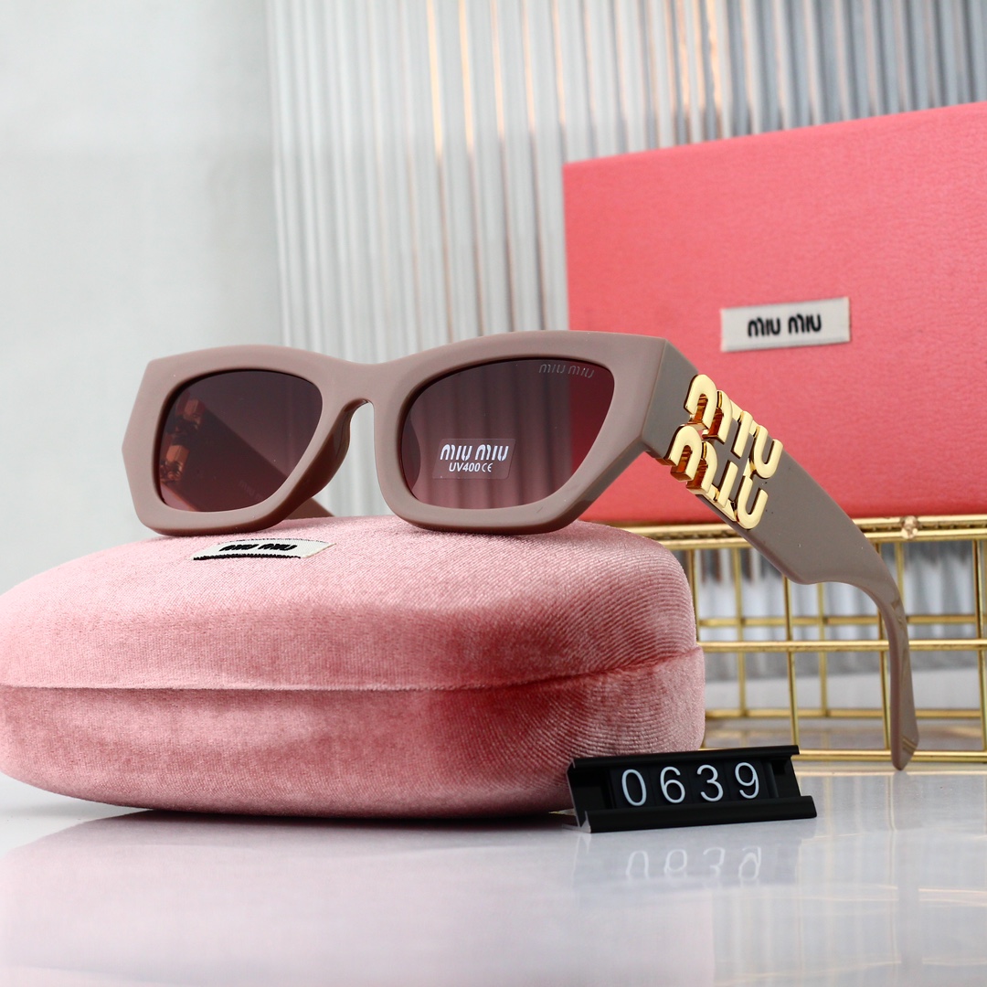 Miu Miu Sunglasses M