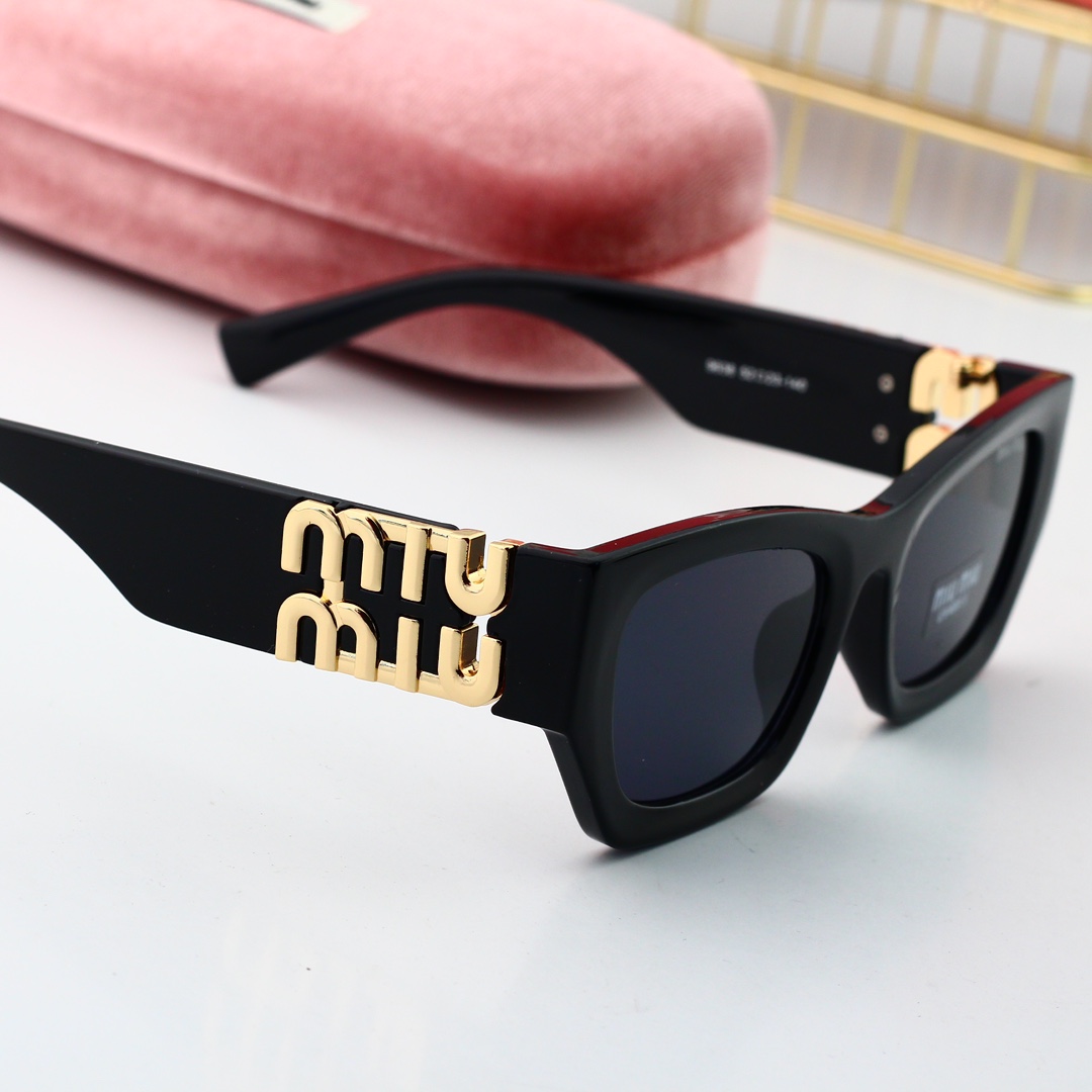 Miu Miu Sunglasses M