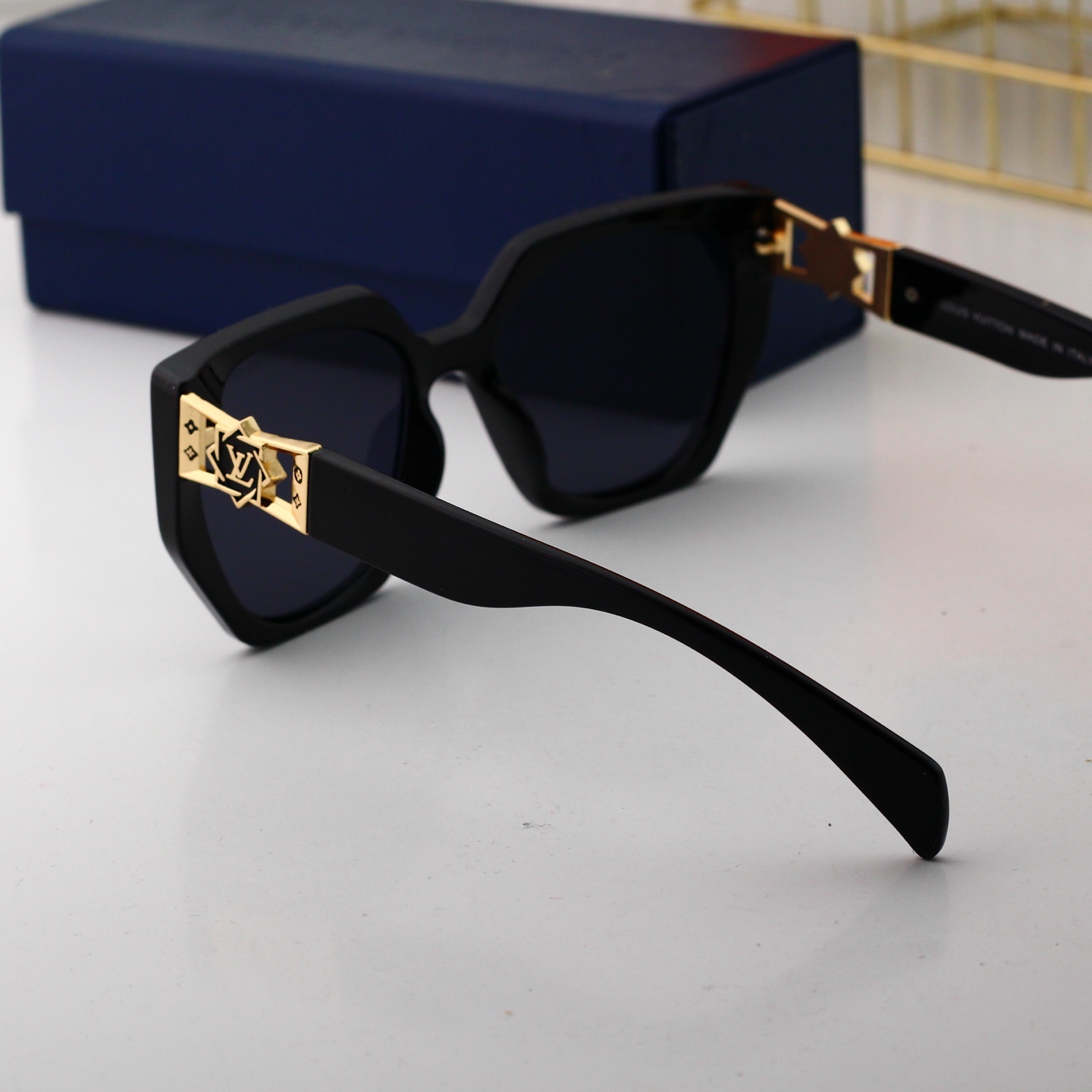 Louis Vuitton Basic Glasses L