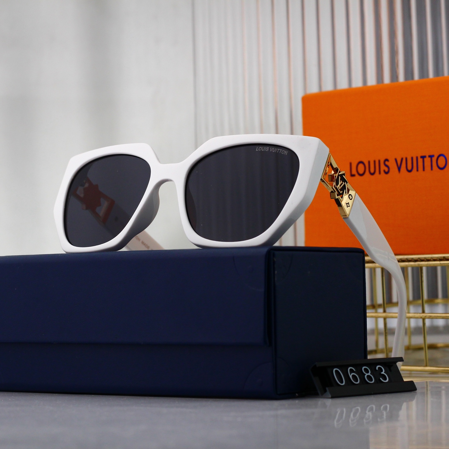 Louis Vuitton Basic Glasses L