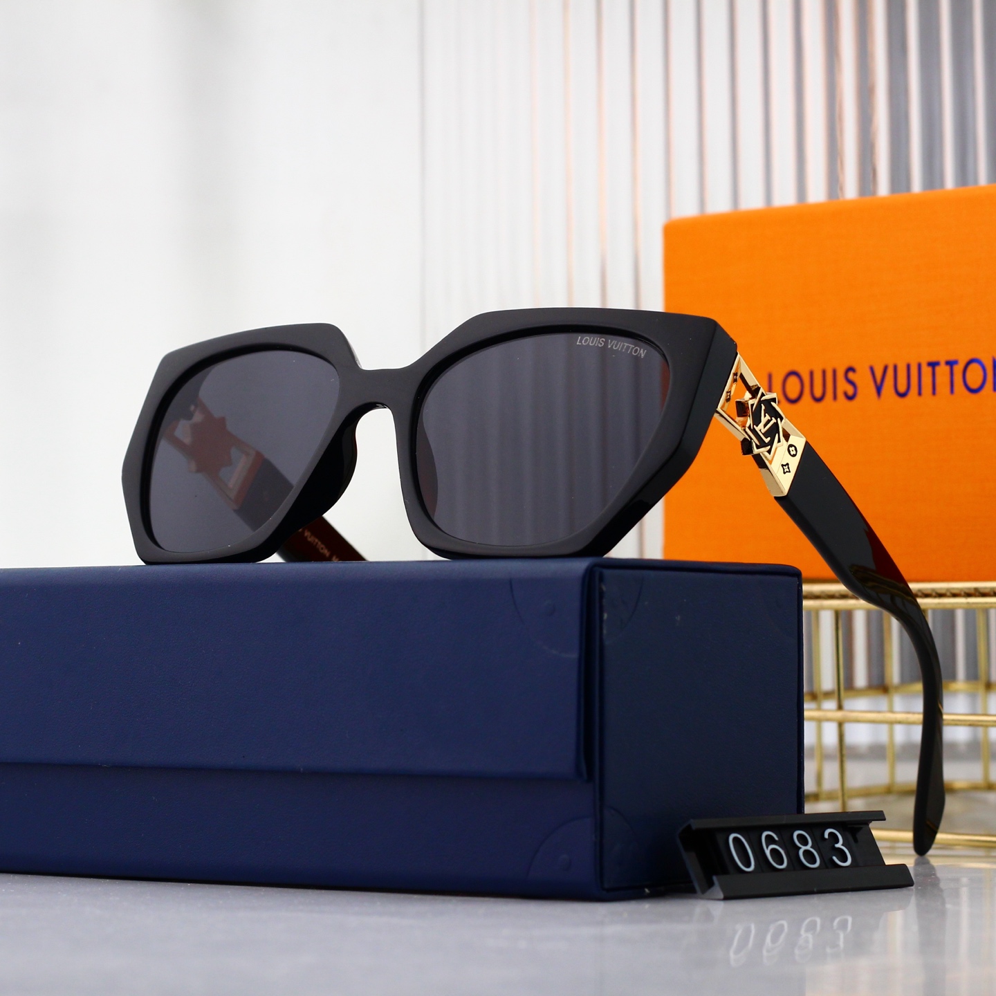 Louis Vuitton Basic Glasses L