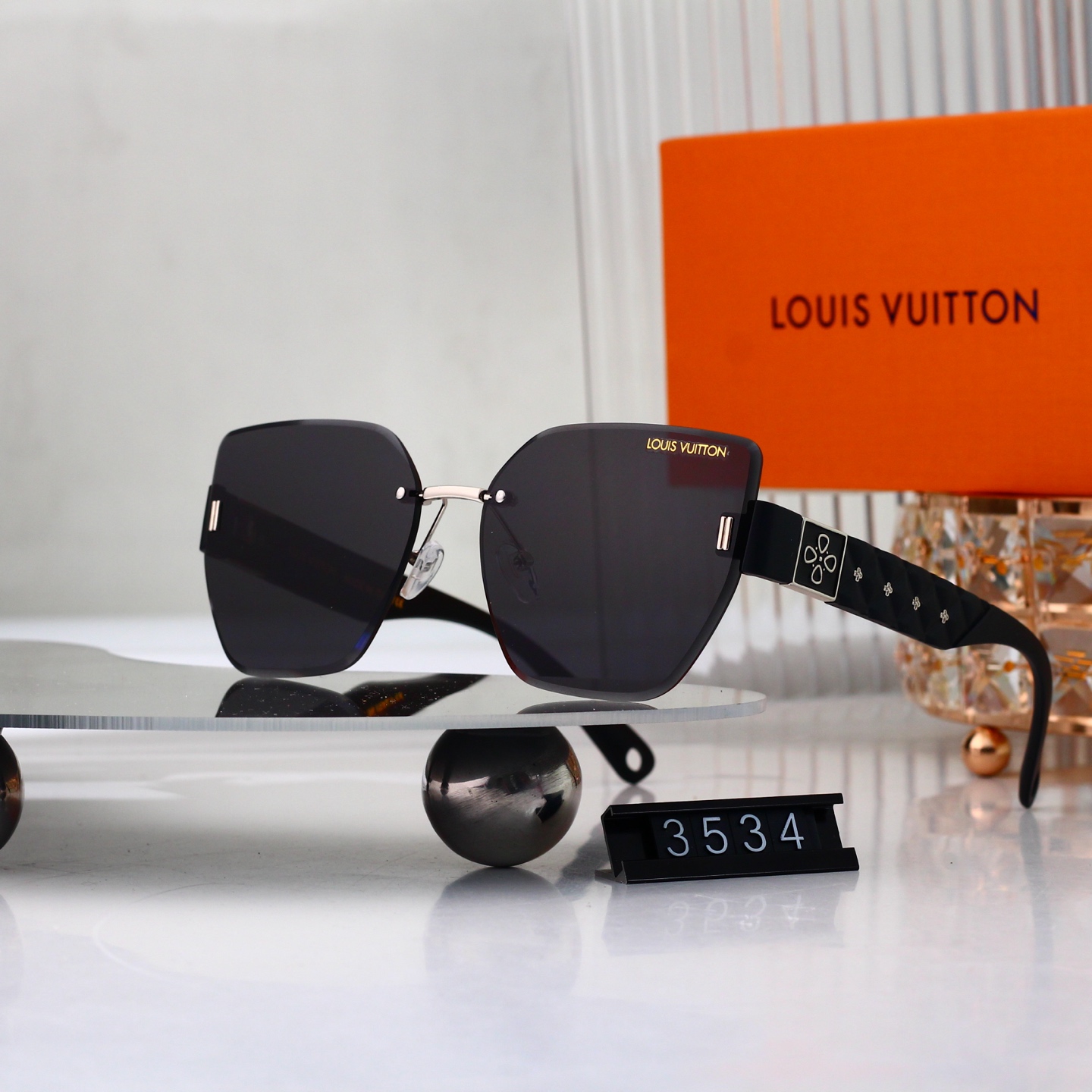 Louis Vuitton Basic Glasses L