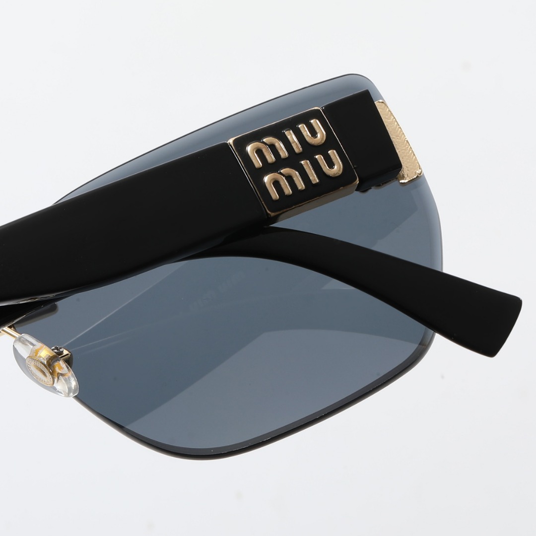 Miu Miu Basic Glasses M