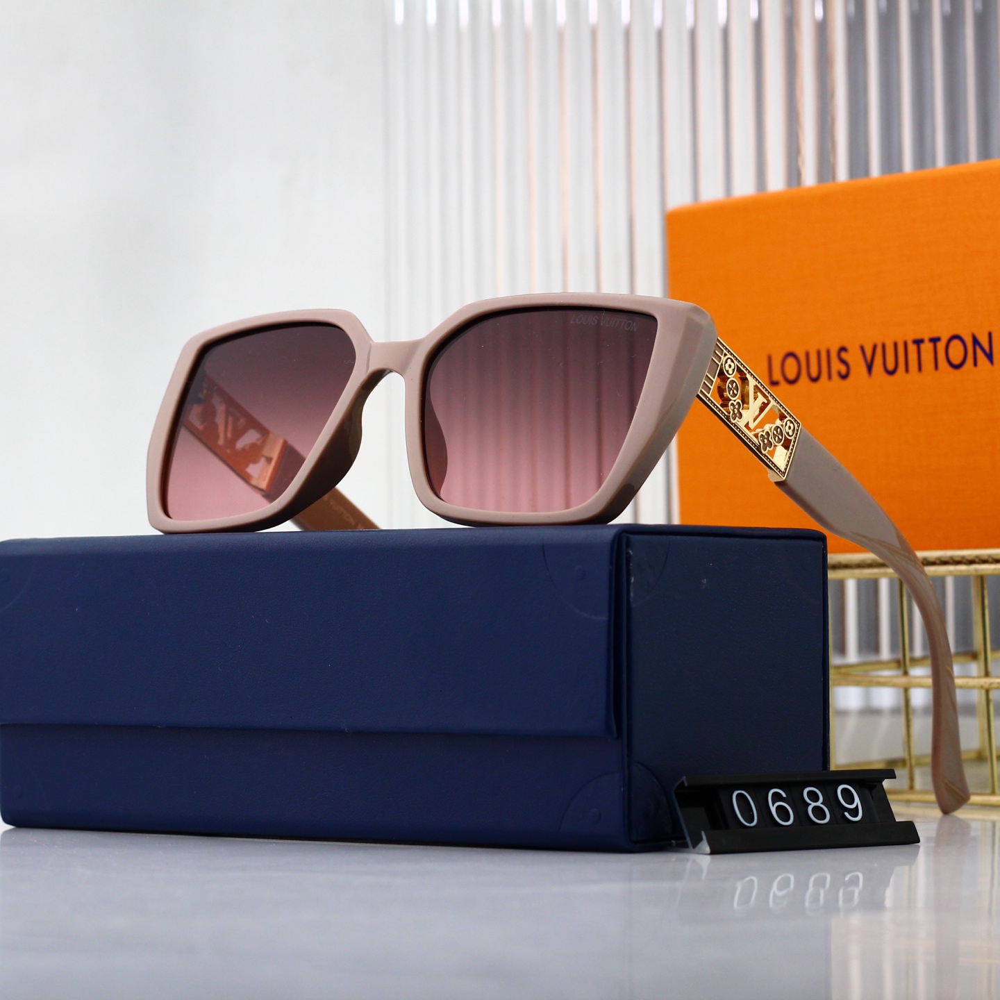 Louis Vuitton Sunglasses L