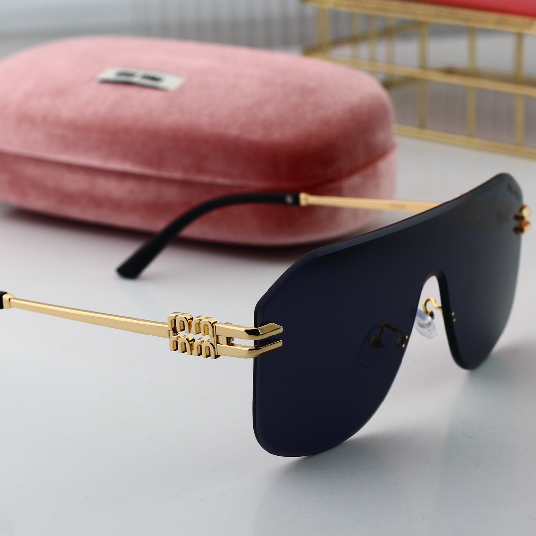 Miu Miu Basic Glasses M