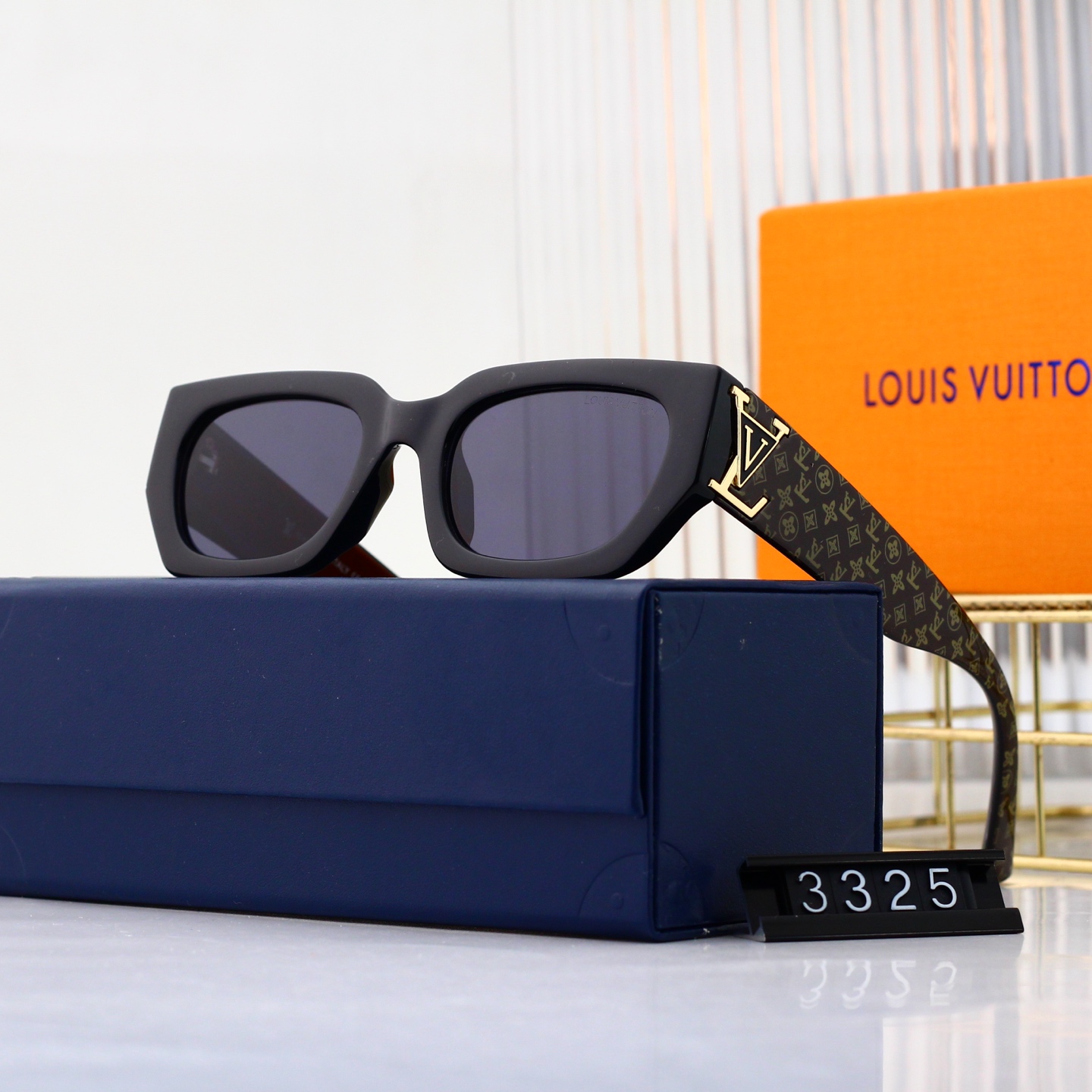 Louis Vuitton Basic Glasses L