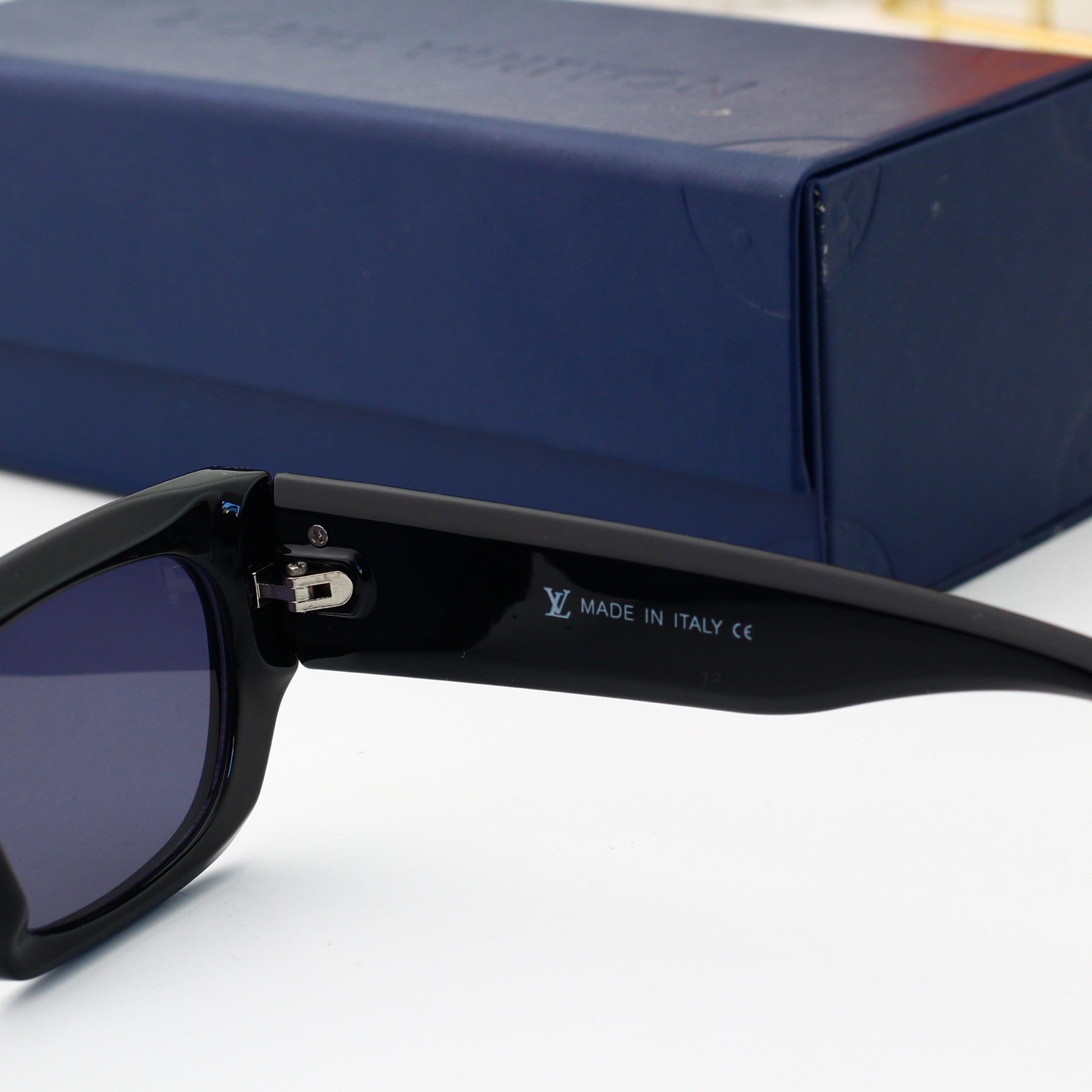 Louis Vuitton Basic Glasses L