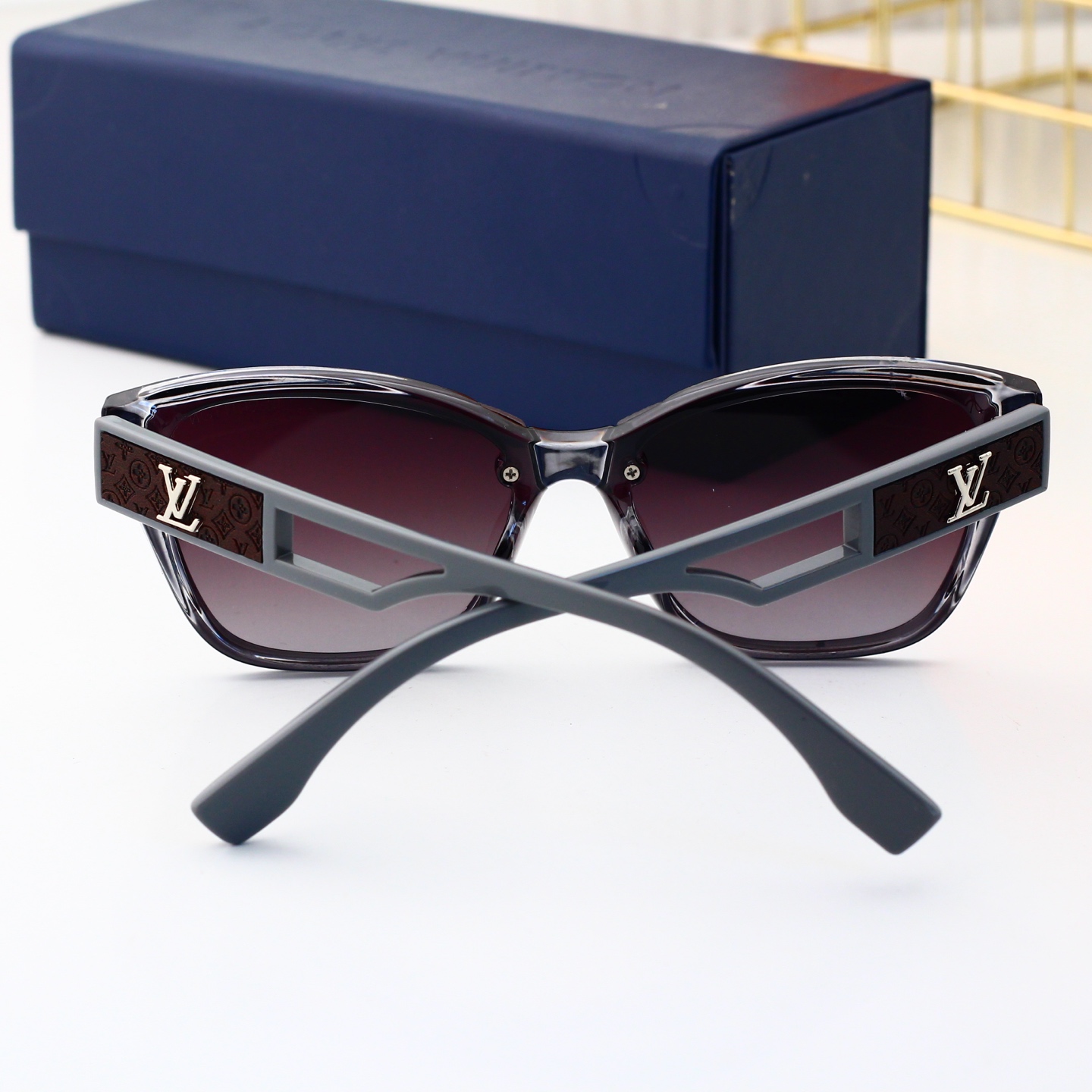 Louis Vuitton Basic Glasses L