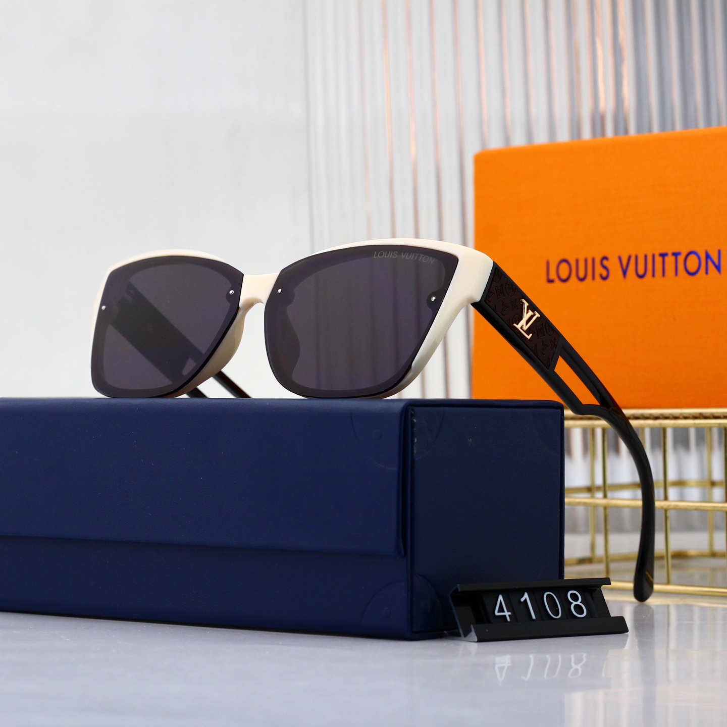 Louis Vuitton Basic Glasses L