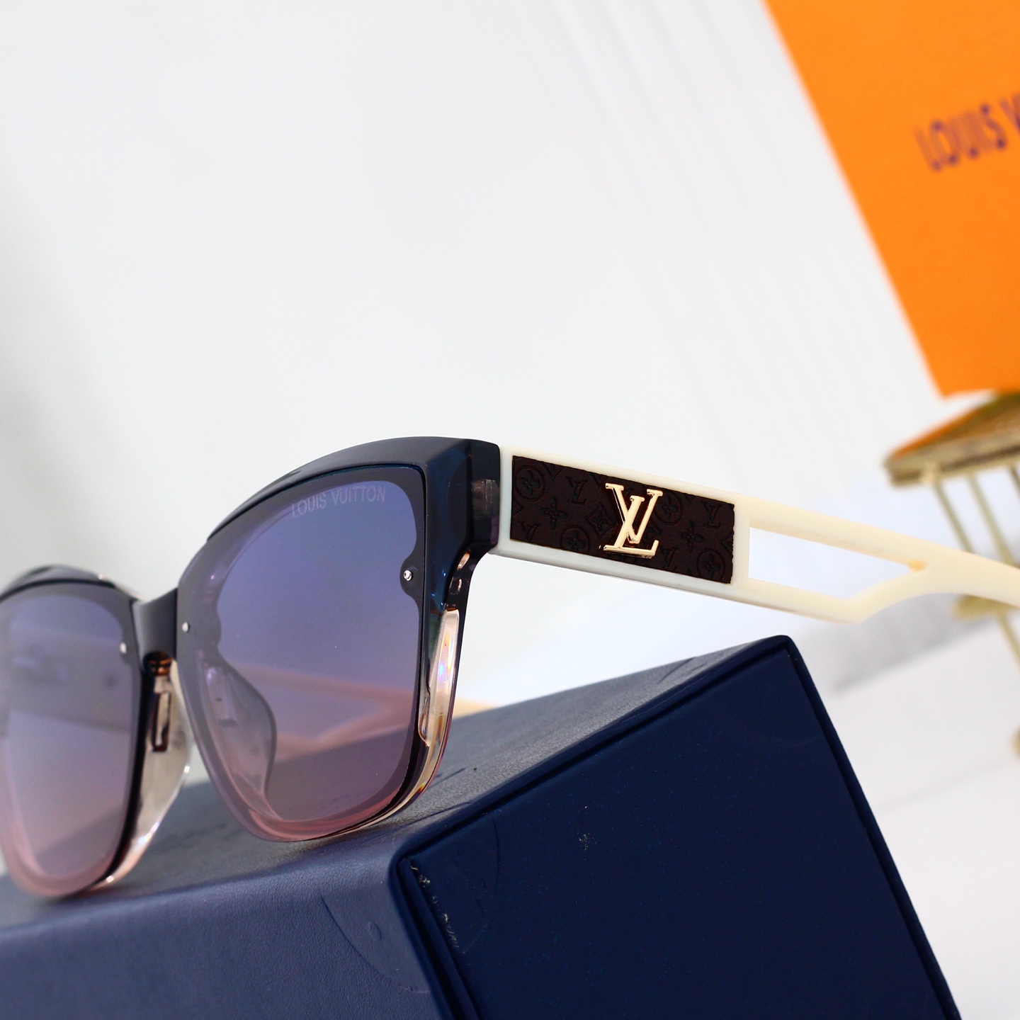 Louis Vuitton Basic Glasses L