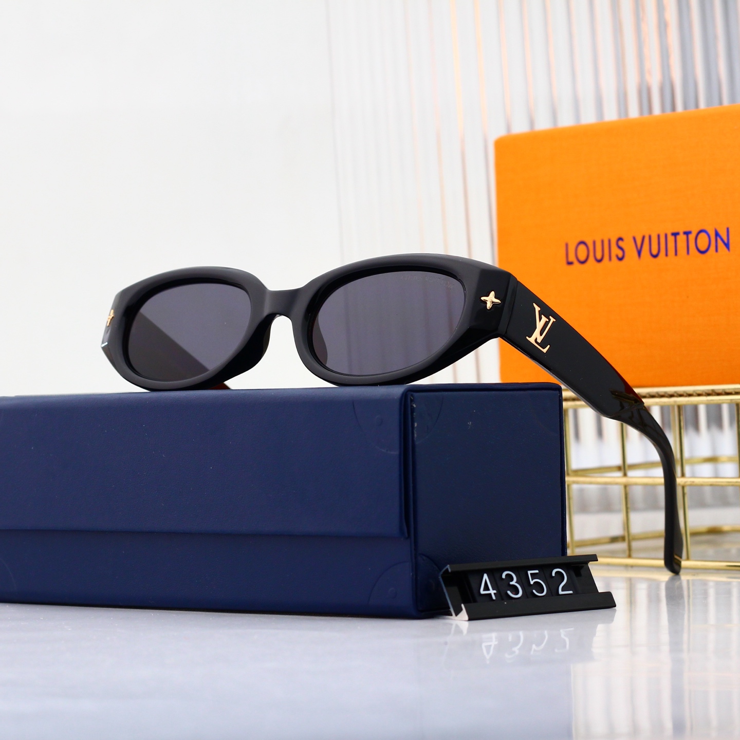 Louis Vuitton Basic Glasses L