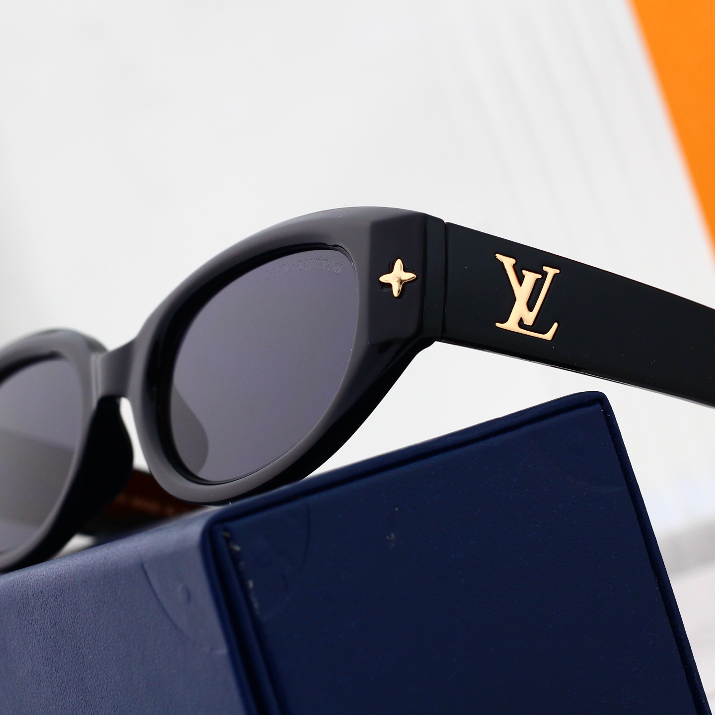 Louis Vuitton Basic Glasses L