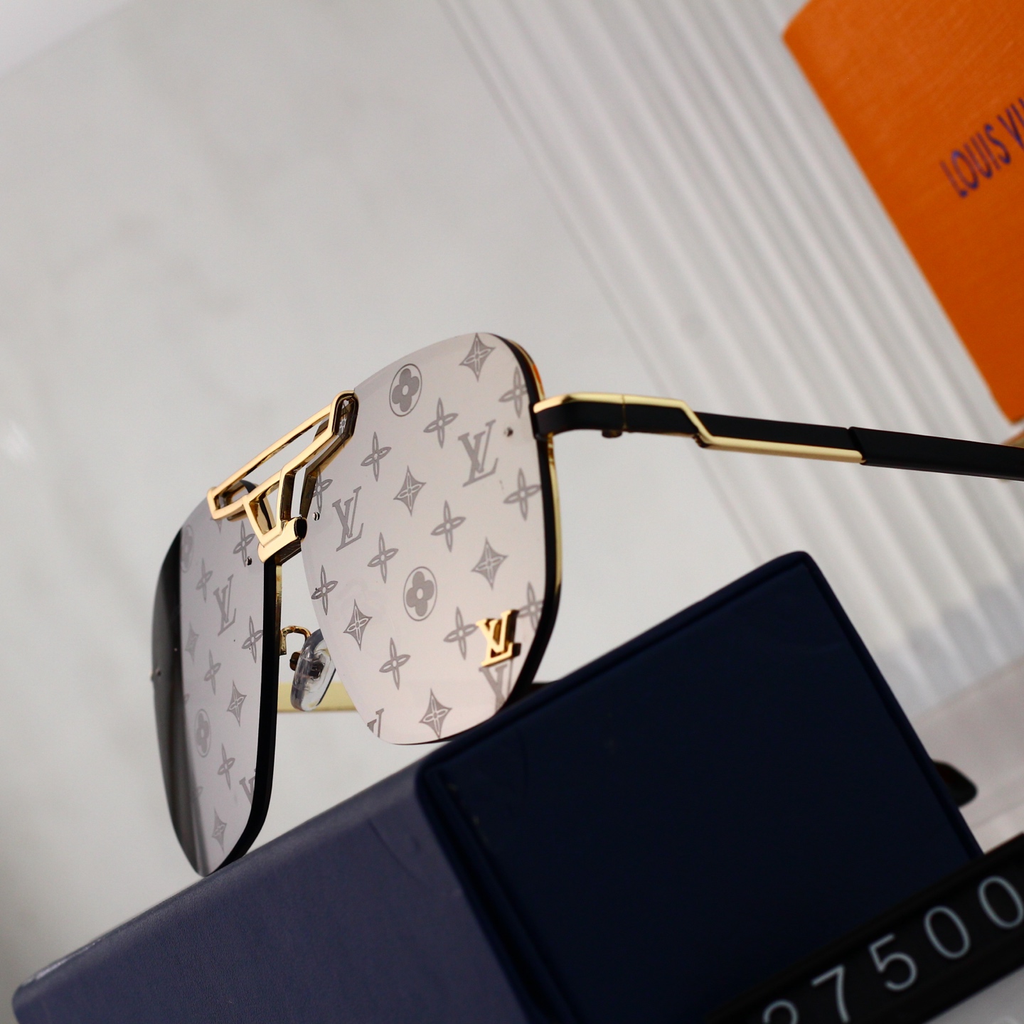 Louis Vuitton Sunglasses L