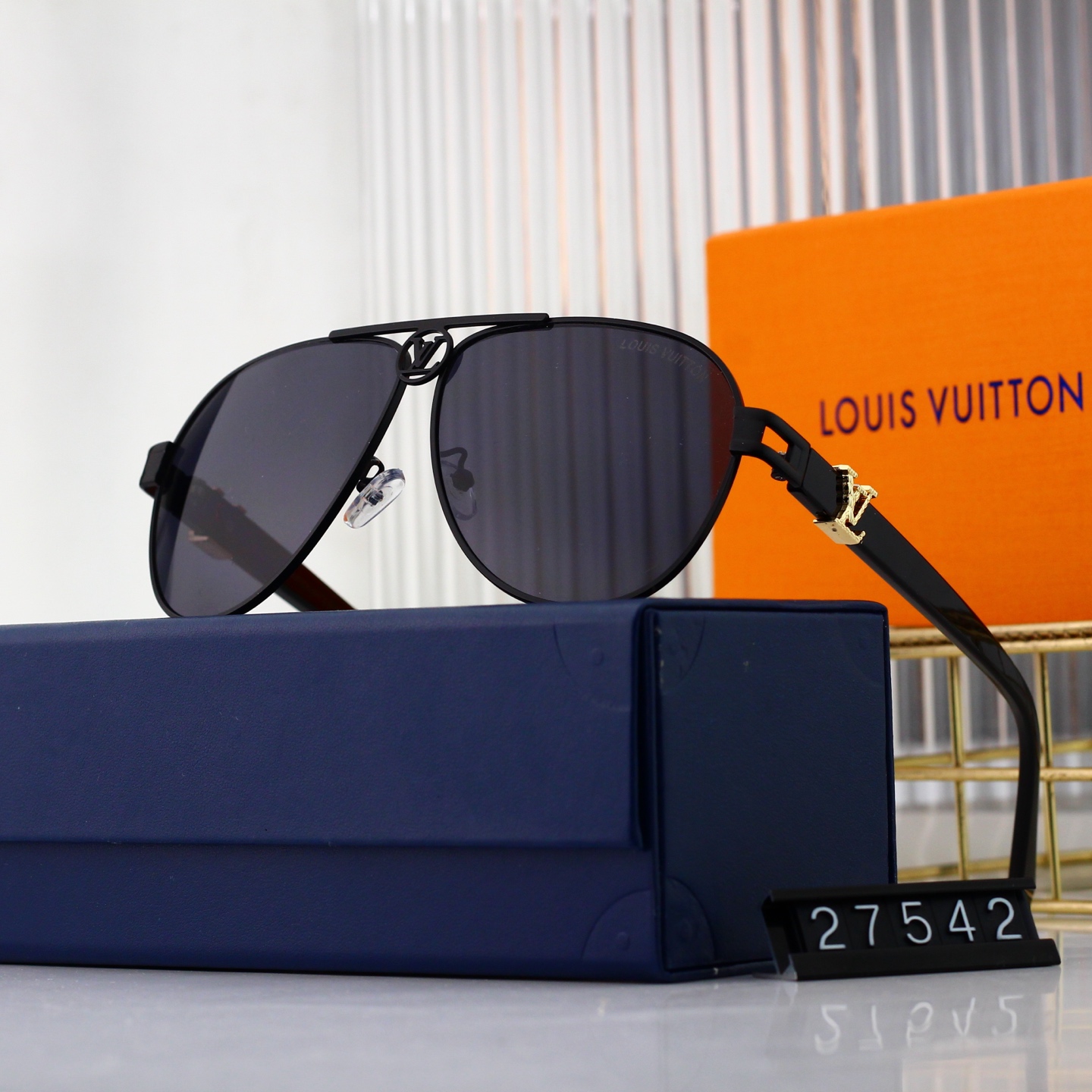 Louis Vuitton Sunglasses L
