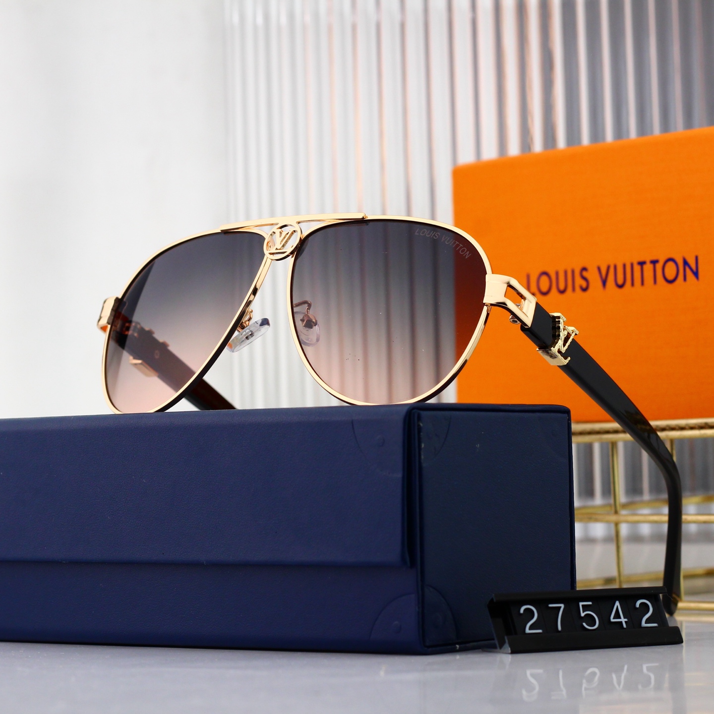 Louis Vuitton Sunglasses L