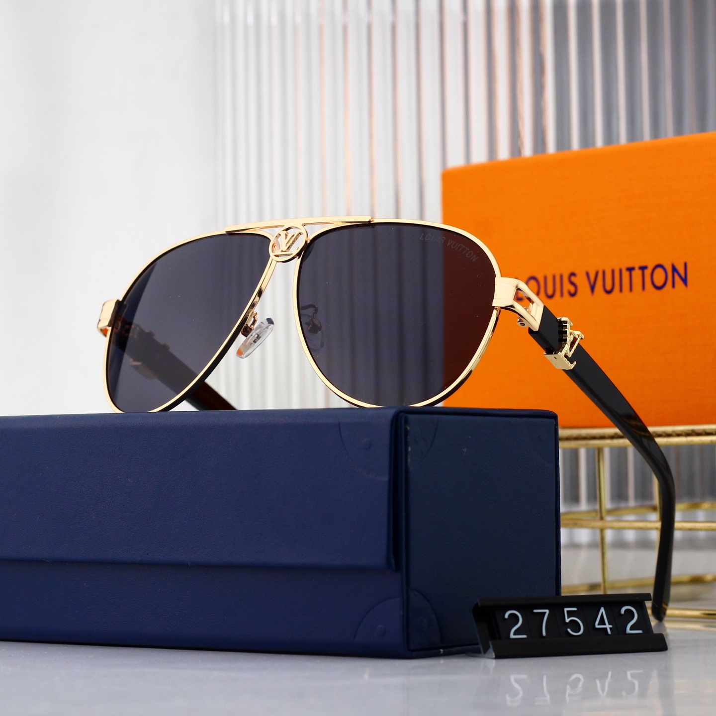 Louis Vuitton Sunglasses L