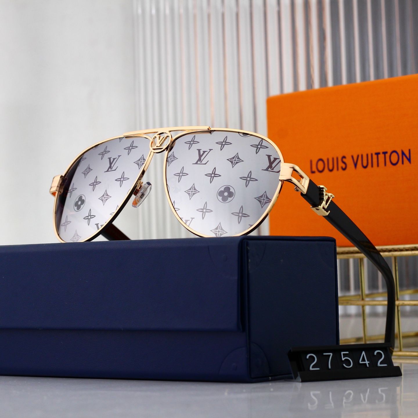 Louis Vuitton Sunglasses L