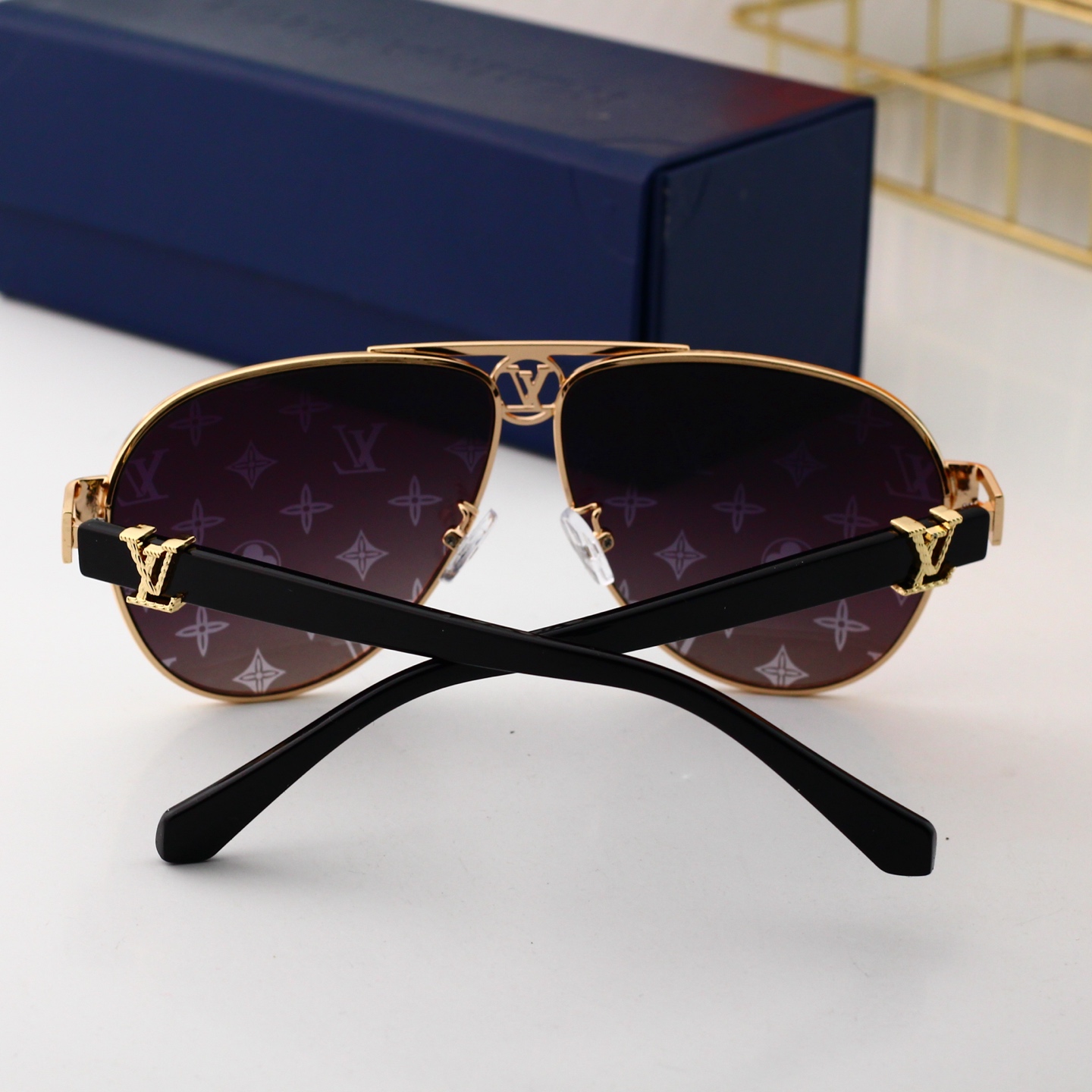 Louis Vuitton Sunglasses L