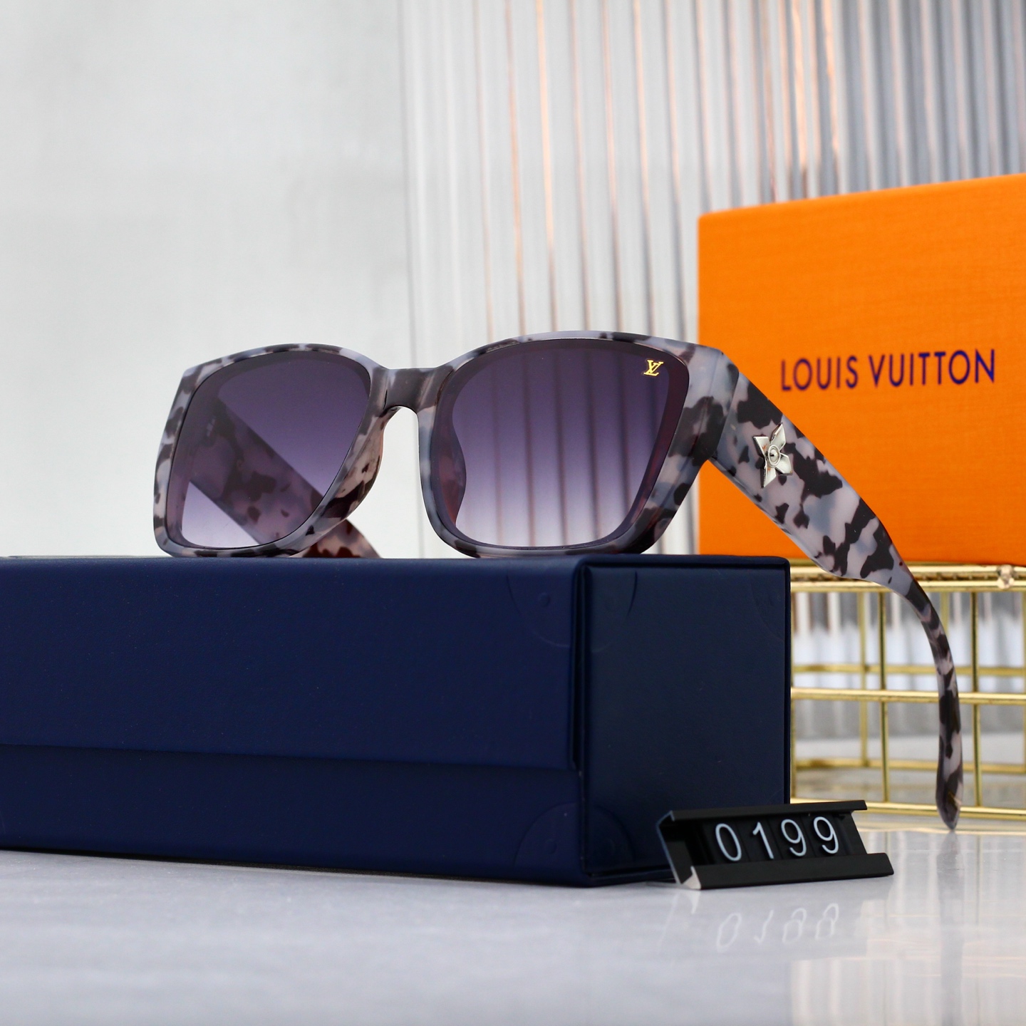Louis Vuitton Basic Glasses L
