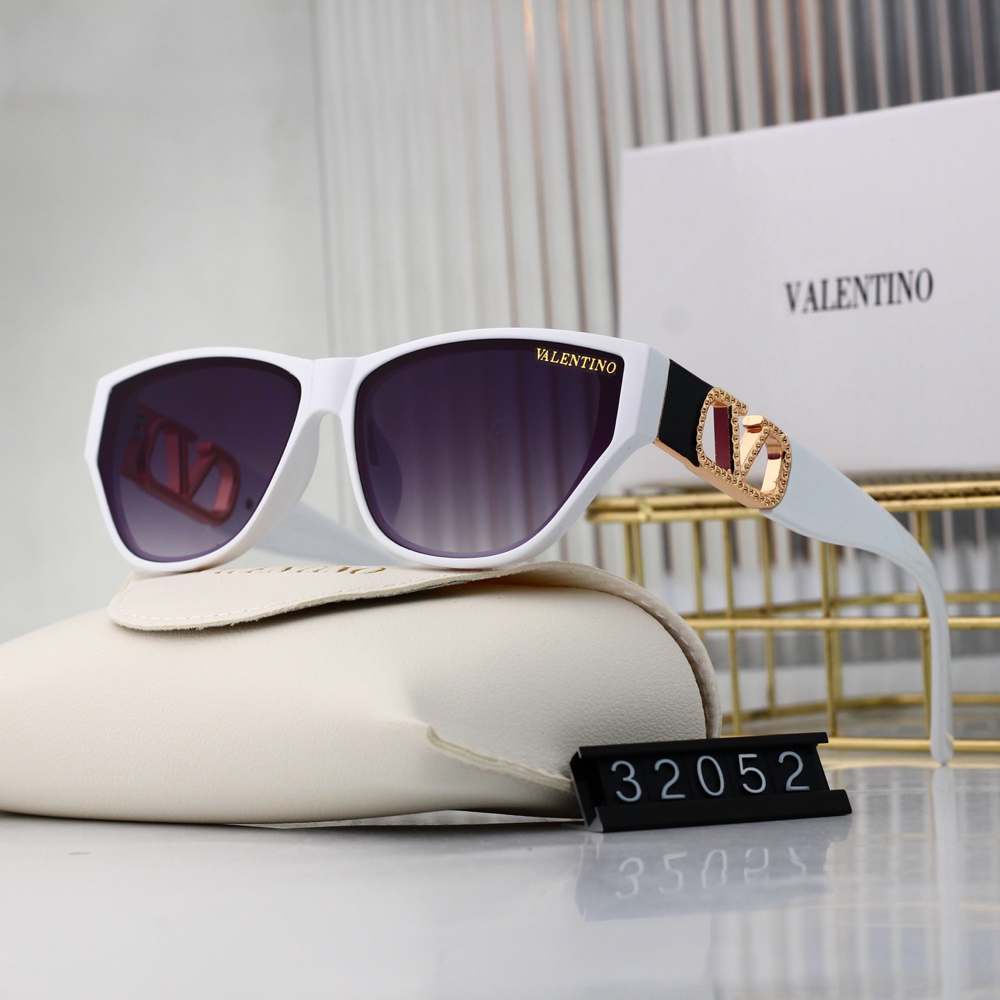 Valentino Basic Glasses