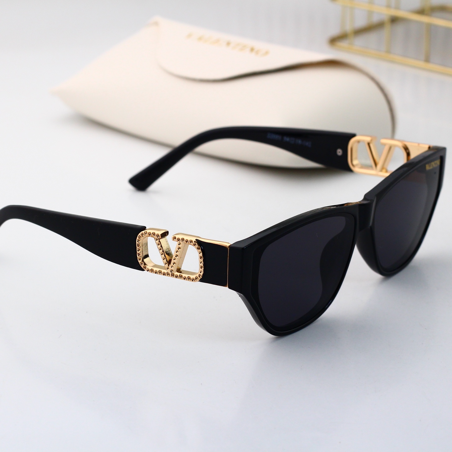 Valentino Basic Glasses