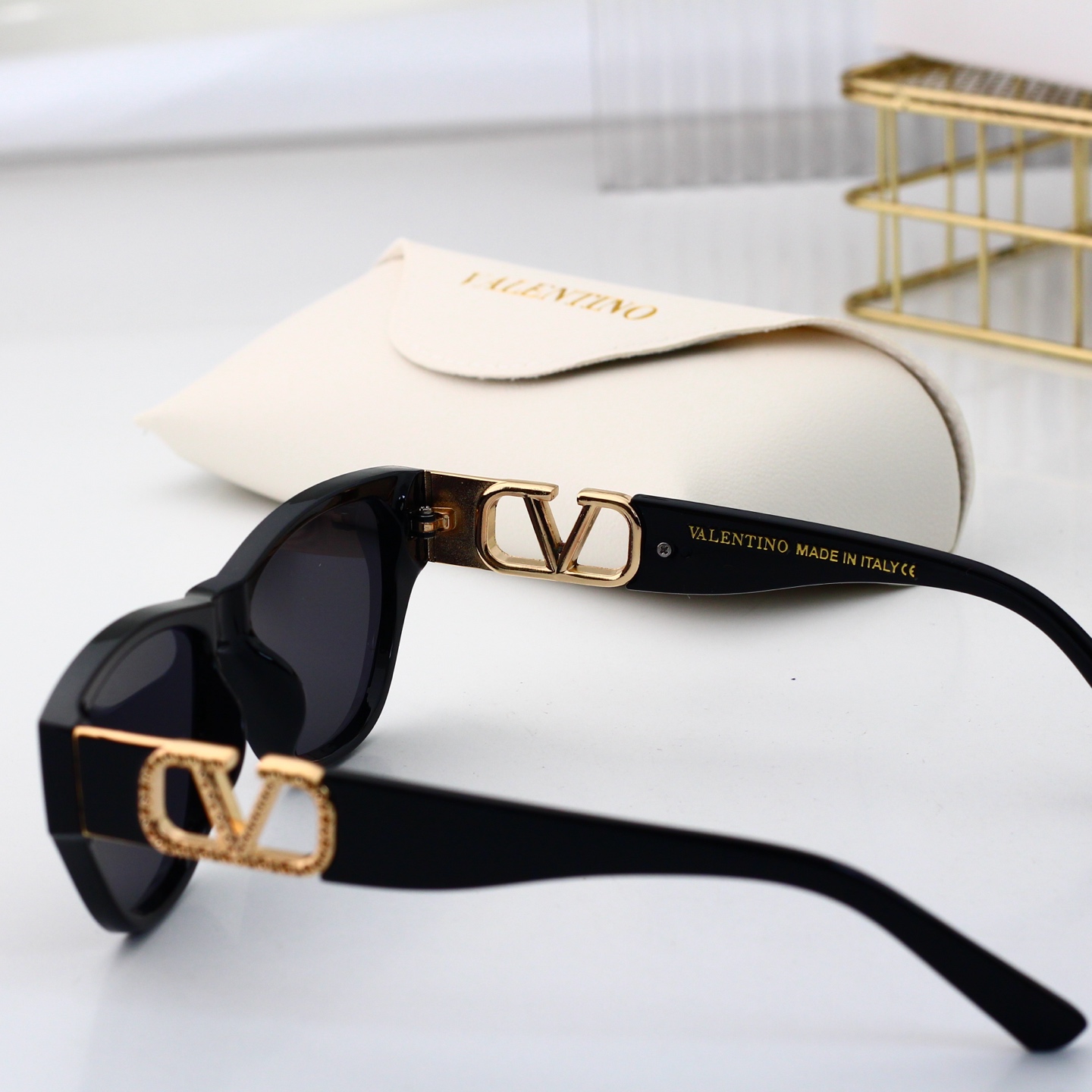 Valentino Basic Glasses