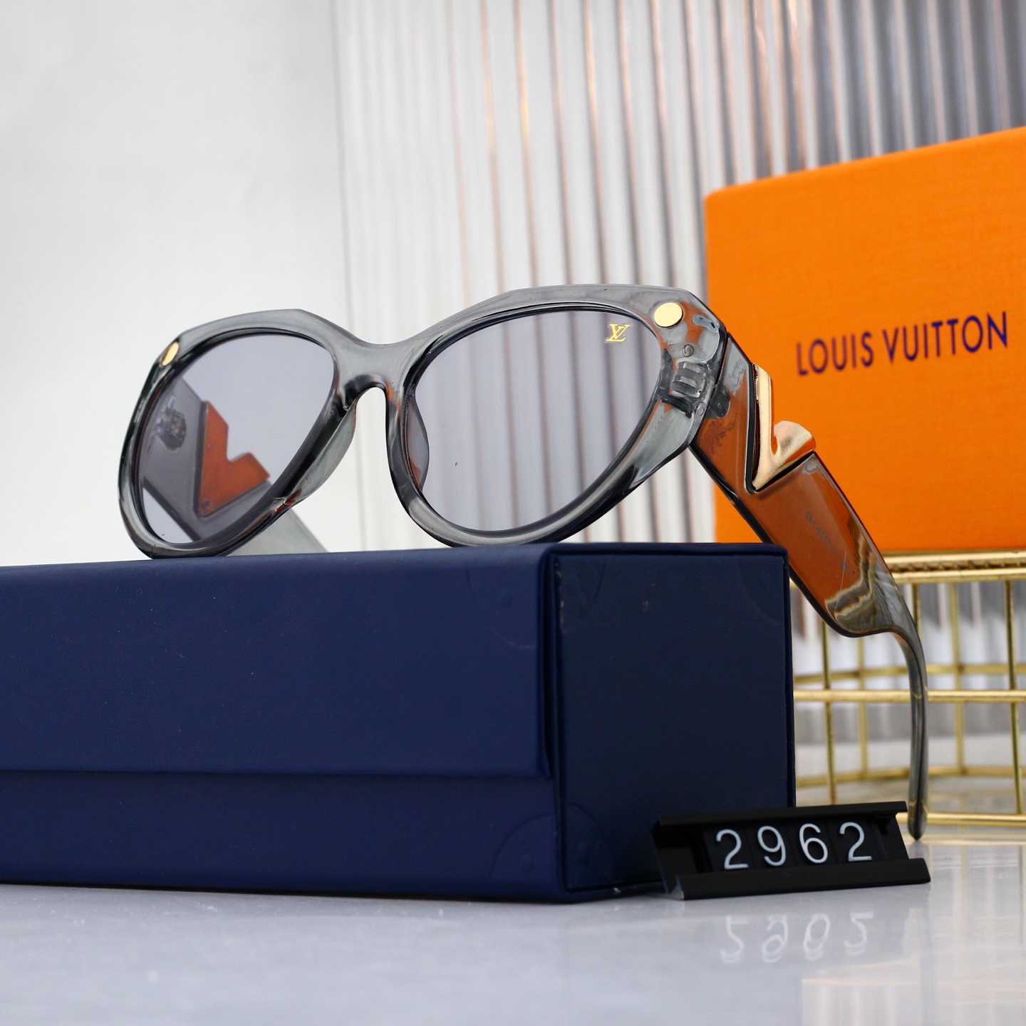 Louis Vuitton Basic Glasses L