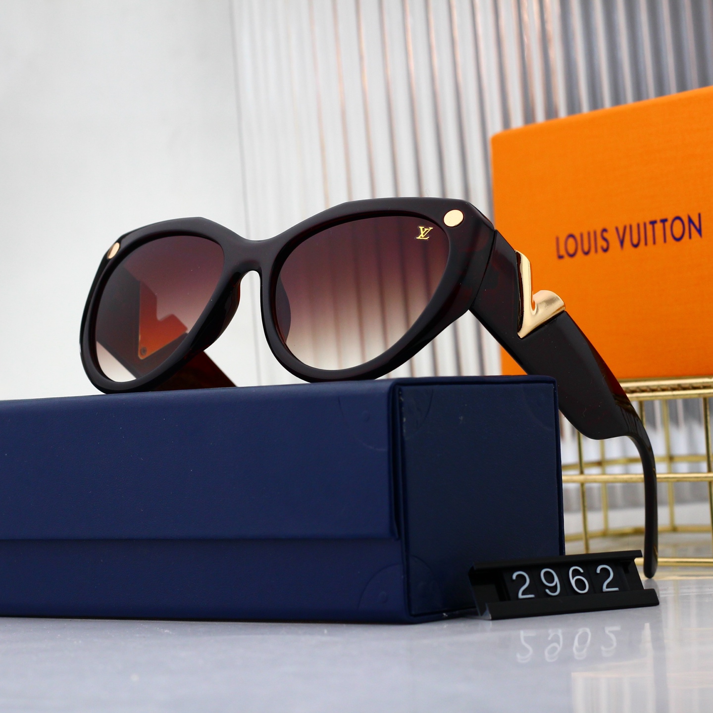 Louis Vuitton Basic Glasses L